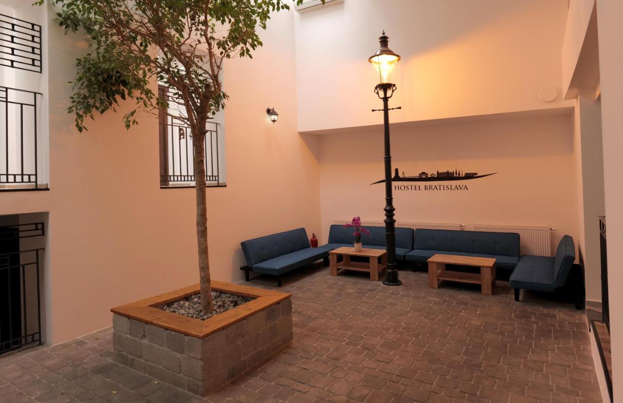 Hostel Old Town 브라티슬라바 외부 사진