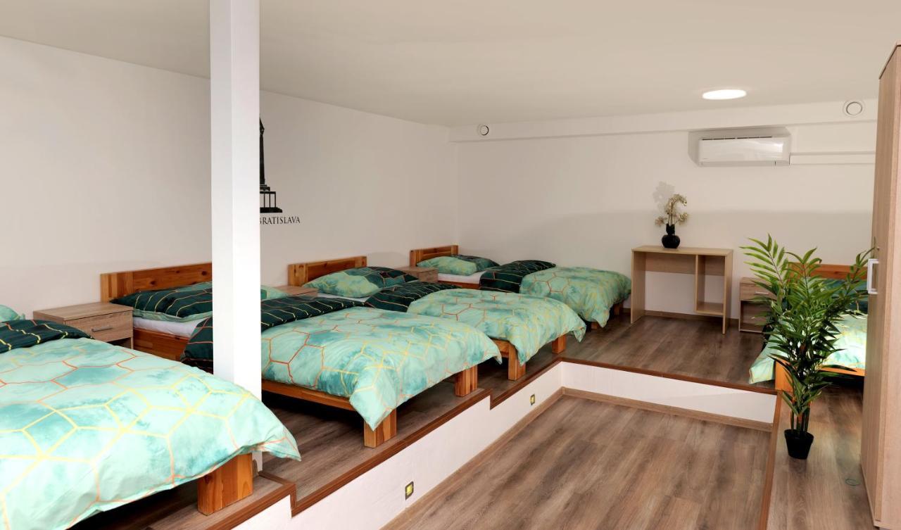 Hostel Old Town 브라티슬라바 외부 사진