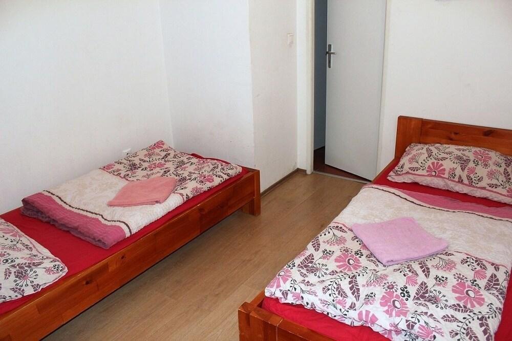 Hostel Old Town 브라티슬라바 외부 사진
